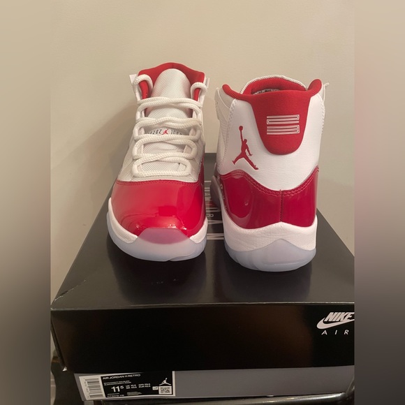 Jordan 11 Retro Cherry (2022) Size US Men’s 11.5 - Picture 5 of 9